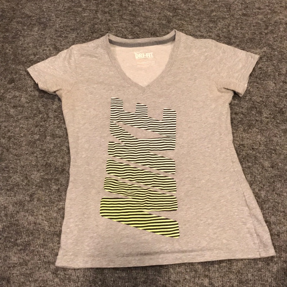 Women’s dri-fit athletic tee size small